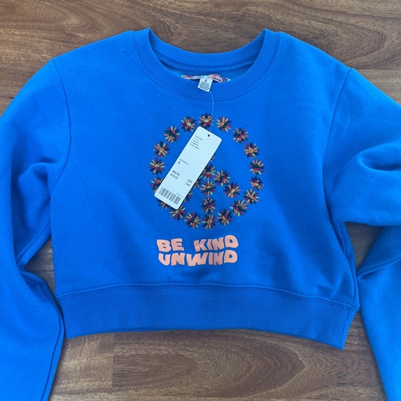 Urban Outfitters Cropped Crew Neck Sweatshirt - Picture 5 of 11